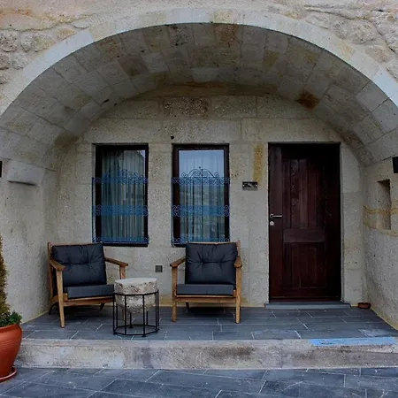 1811 Cave Szálloda 4*