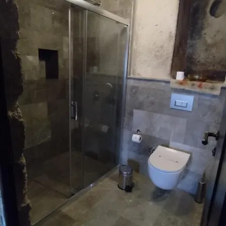 Szálloda 1811 Cave 4*